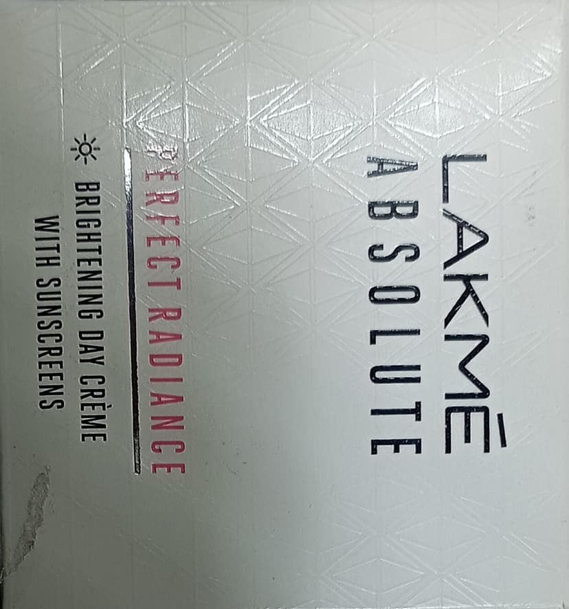 Lakme absolute prefect radiance brightening day cream with sunscrees