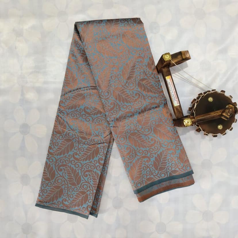 Self design Kubera Silk Cottton Saree with Blouse view 3