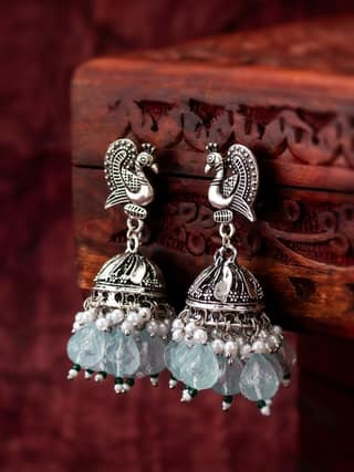 Morison Golden Elegance Dangling Earrings A Blend of Grace and Glamour