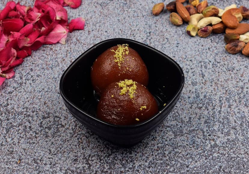 Gulab jamun (2 pcs)