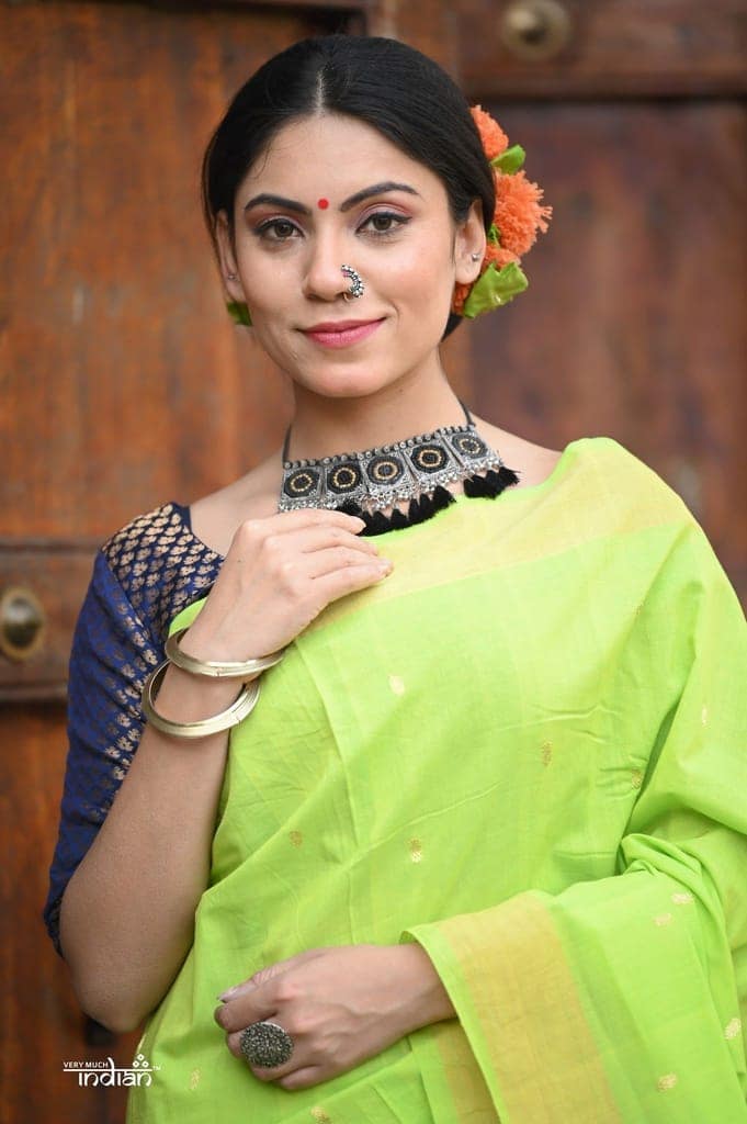 Raaga~ Traditional Handloom Pure Cotton Pastel Green Paithani with Floral Pallu view 2