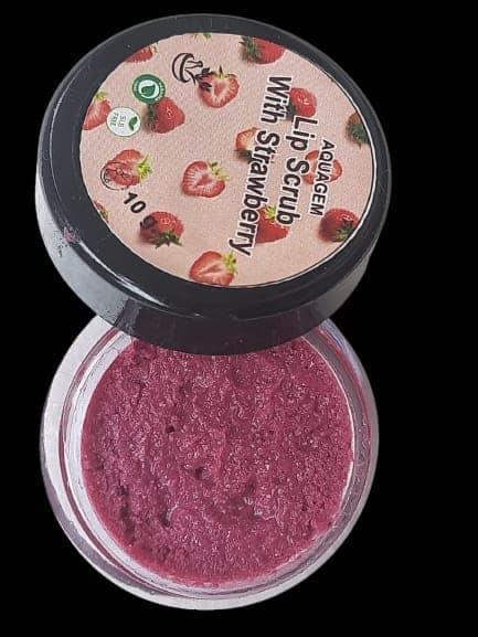 Aquagem skincare "All Natural Strawberry Lip Scrub" view 4