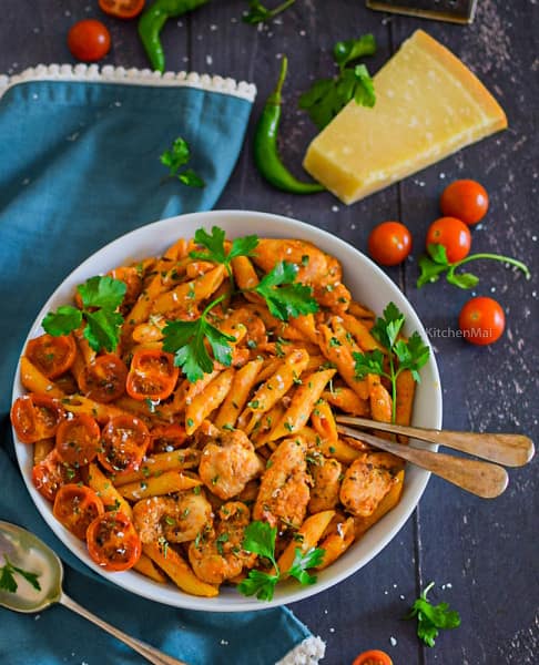 Butter chicken pasta