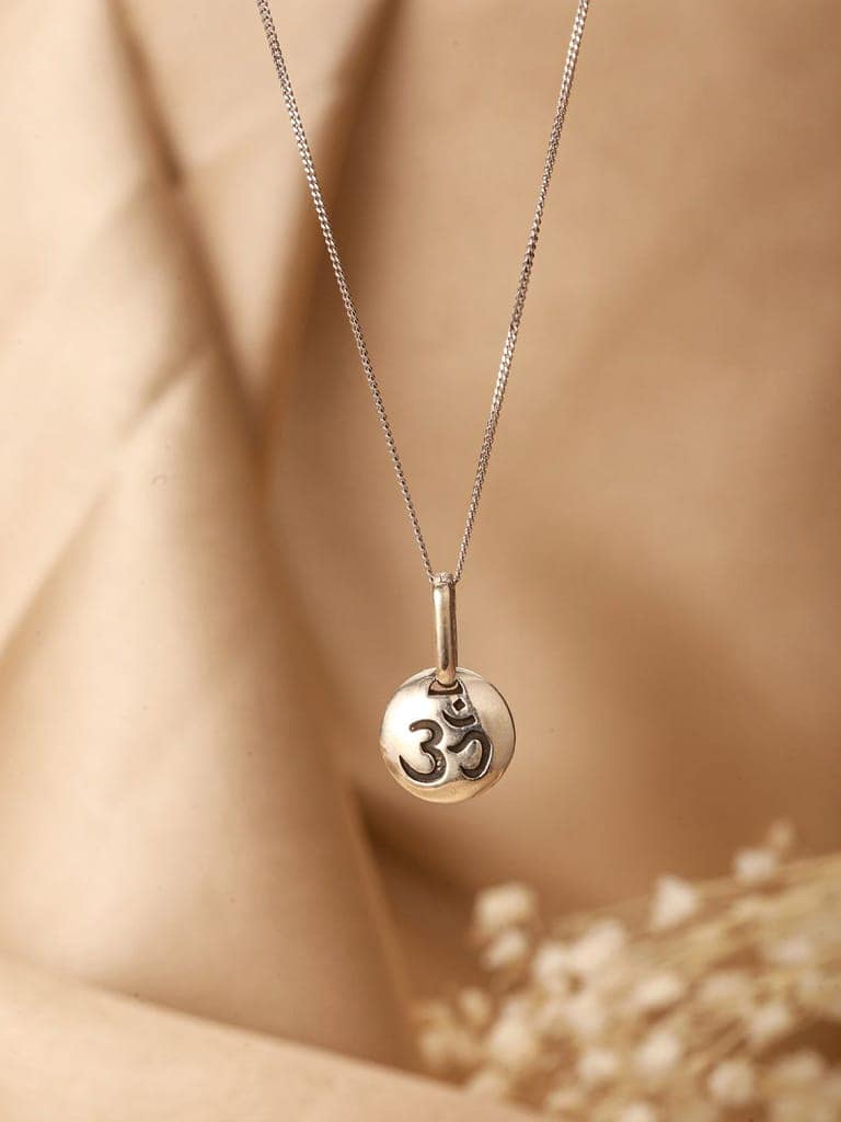 925 Sterling Silver Minimal Dailywear Om Locket Pendant Necklace & Chain view 9