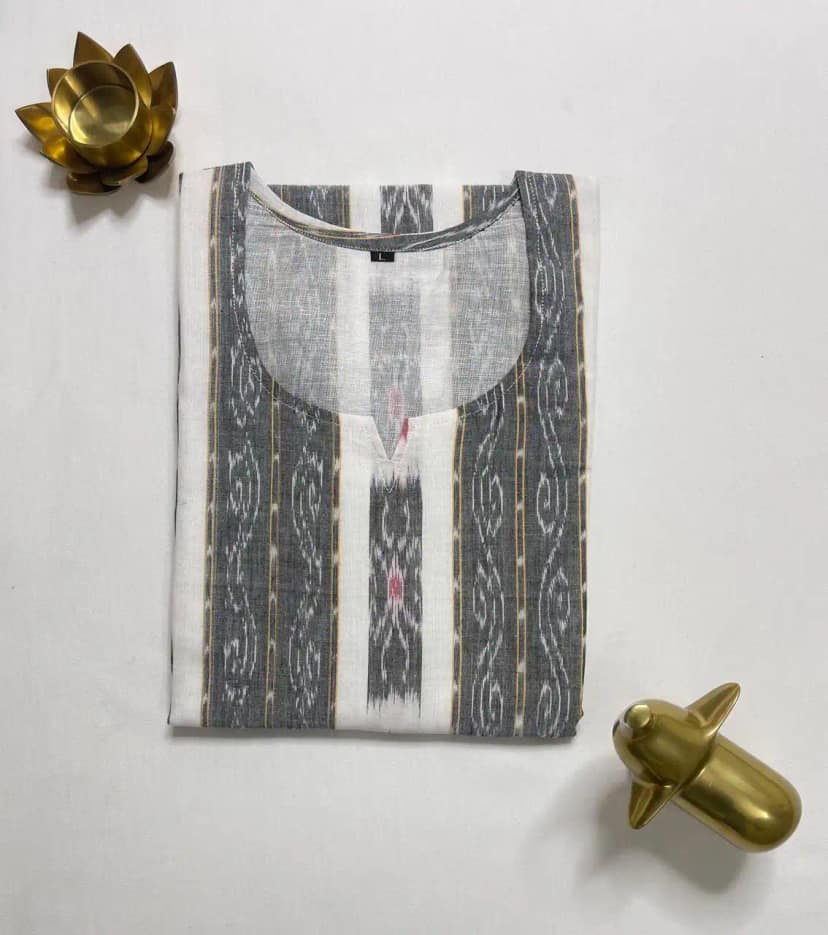 Handwoven Sambalpuri Cotton Kurti in Grey and White Bandhakala Ikat view 5