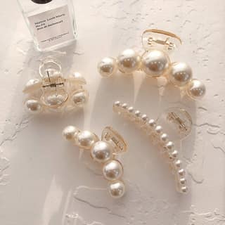 Lyrovo Pearl Hair Clips for Women, 4PCS Large Small Hair Claw Clip Strong Hold,Big Banana Jaw Clip Barrettes Nonslip,Hair Accessories Set Birthday Wedding for Girl Thick Thin Curly Hair Off White, 4Pcs) Lyrovo Pearl Hair Clips for Women, 4PCS Large Small