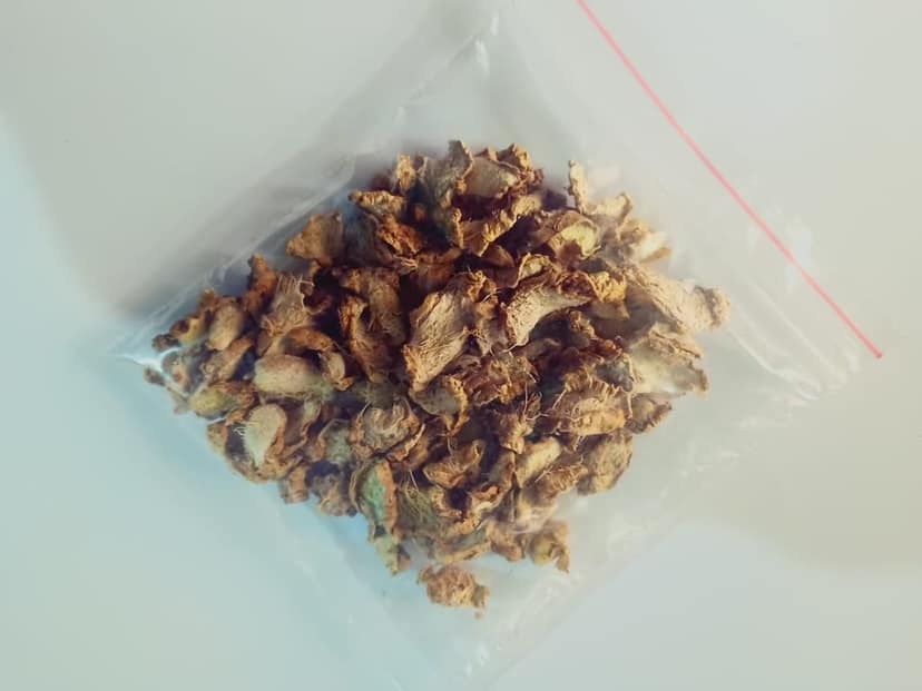 Premium Quality Dehydrated Ginger - 45gm Pack view 3