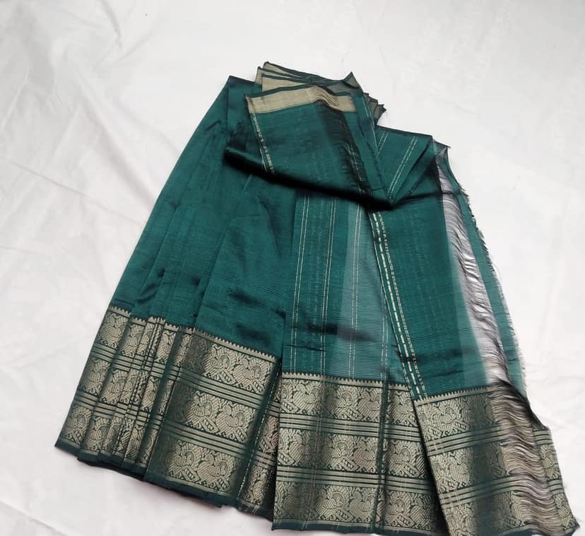 Green Saree With Golden Zari Border view 3