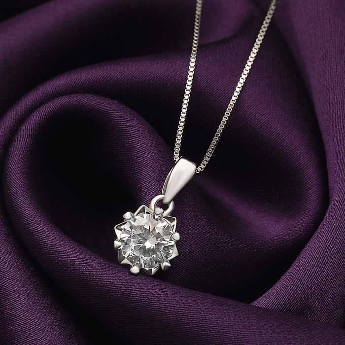 Silver Solitaire Craze Pendant with Chain view 4