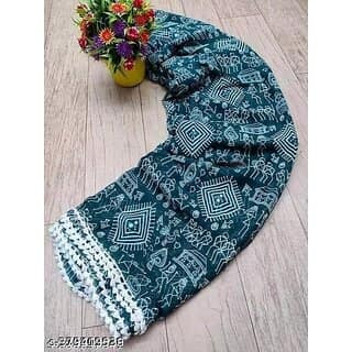 Green Colour Geomatric Print Saree With Blouse Piece