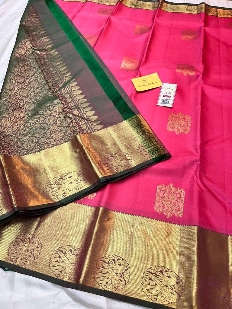 Pink saree with golden 4gm zari buttas unstitched blouse view 4