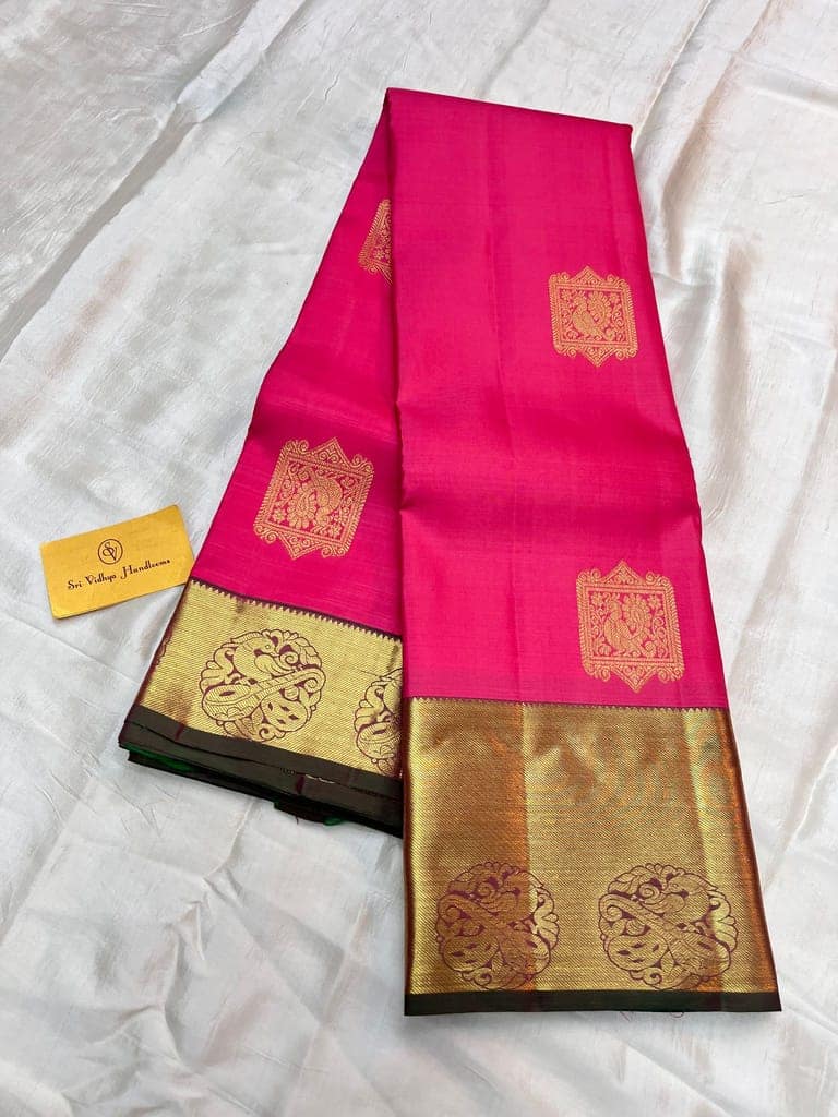 Pink saree with golden 4gm zari buttas unstitched blouse view 6