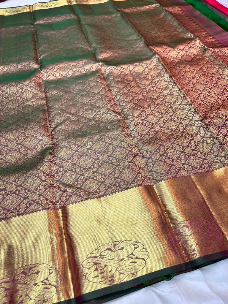 Pink saree with golden 4gm zari buttas unstitched blouse view 7