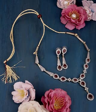 Ladymania Alloy Maroon Contemporary/Fashion Necklaces Set Choker