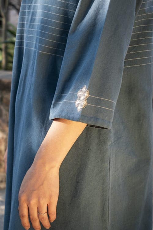 Akriti Blue Handwoven Extra-Weft round neck kurta
