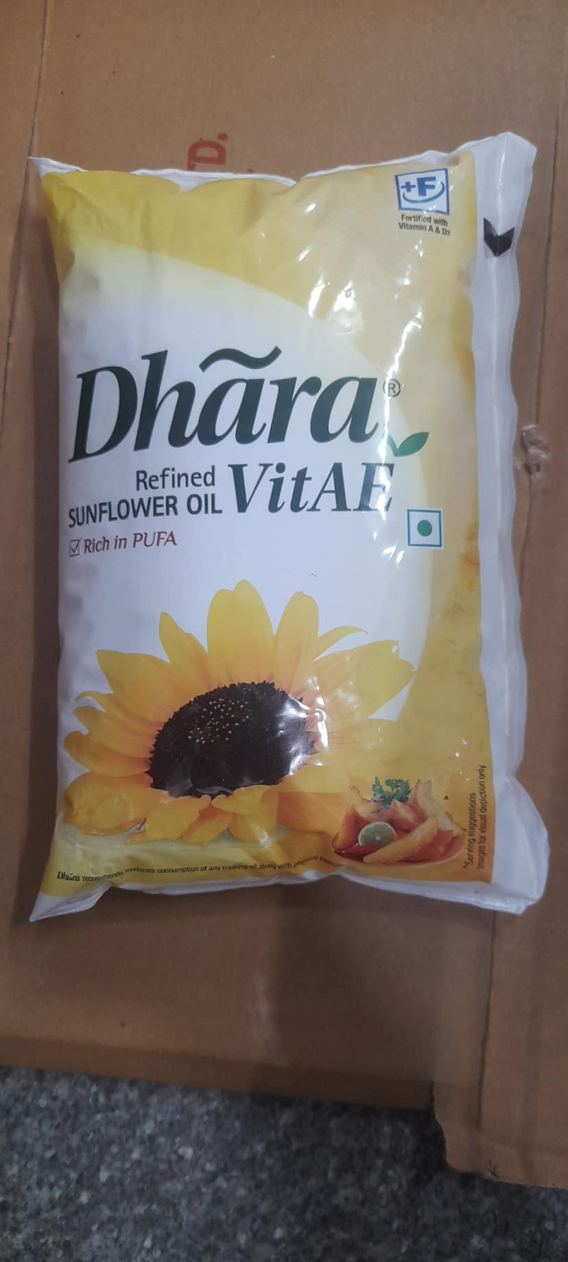 Dhara refined sunflower oil pouch