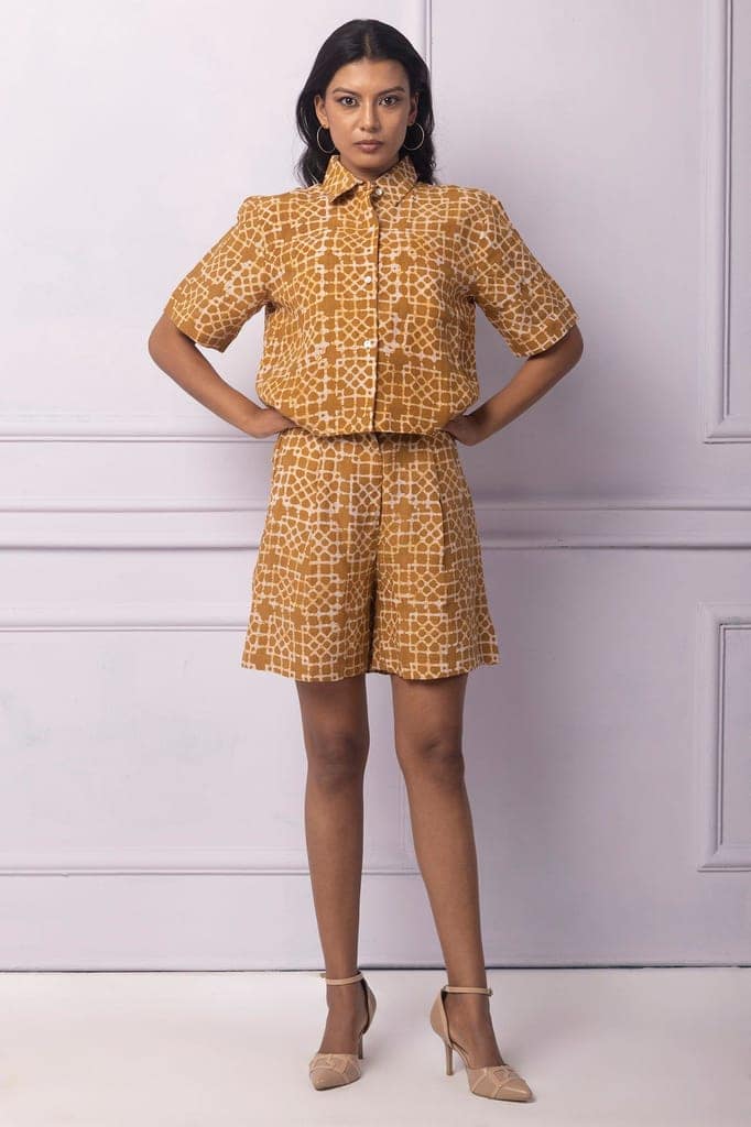 Muddy Yellow Batik boxy crop Shirt view 3