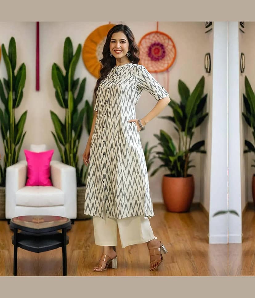 AMIRA'S INDIAN ETHNICWEAR Cotton Printed Front Slit Women's Kurti - White ( Pack of 1 )