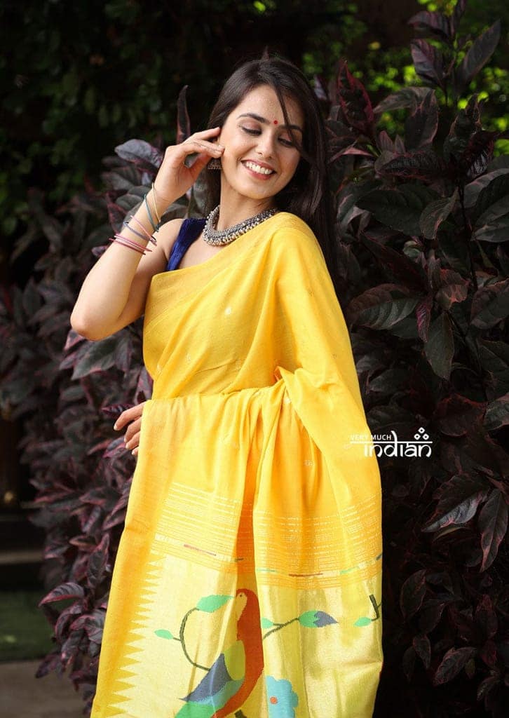 Utsaav ~ Traditional Handloom Cotton Paithani in Beautiful Yellow with Trending 3 Parrots Pallu view 2