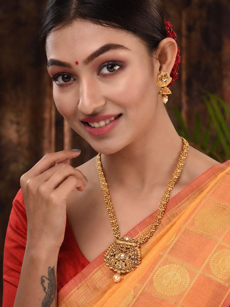 GoldPlated Kundan studded Handcrafted Necklace Jewellery Set view 3