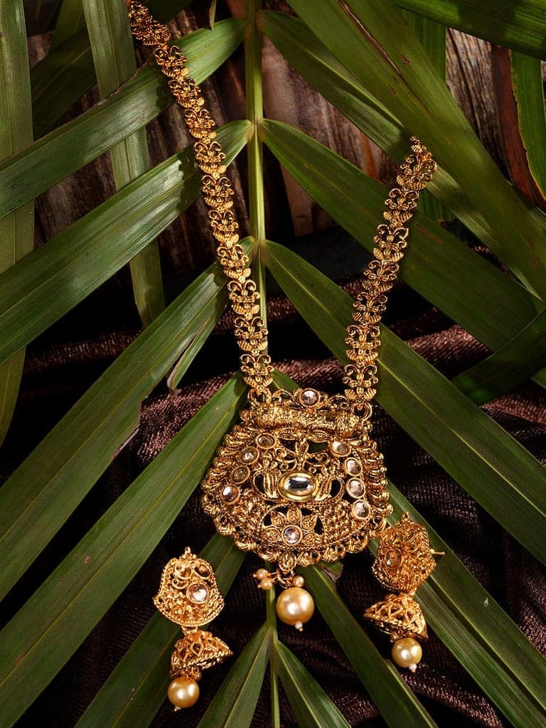 GoldPlated Kundan studded Handcrafted Necklace Jewellery Set view 5