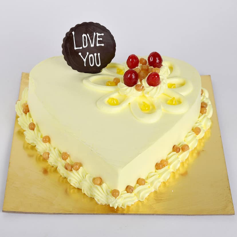 Heart Shaped Butterscotch Cake Half Kg view 2