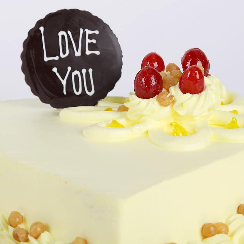 Heart Shaped Butterscotch Cake Half Kg view 4