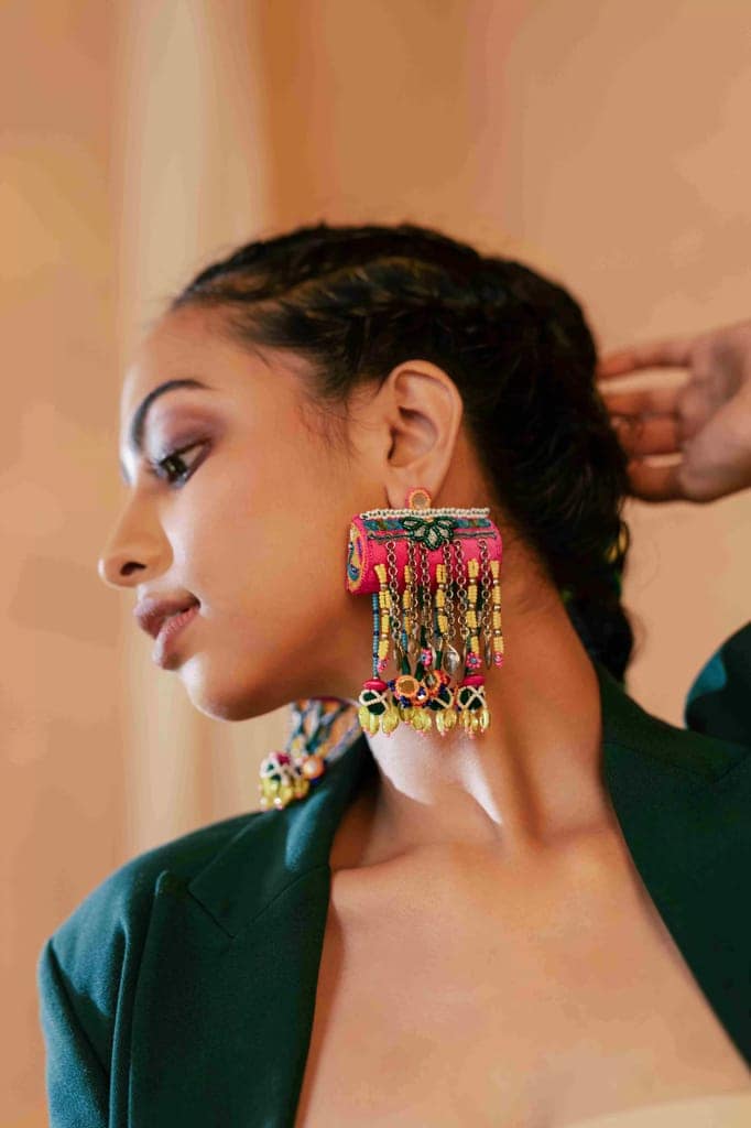 Baggha!! Earring view 2
