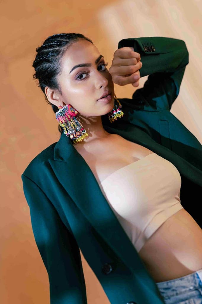 Baggha!! Earring view 3