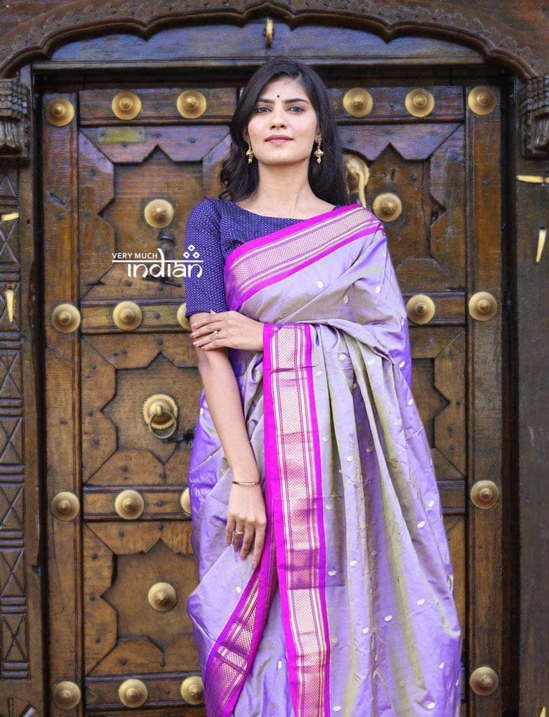 Traditional Pure Silk Handloom Paithani ~ Dual Tone Lavender With Purplish Pink Border view 4