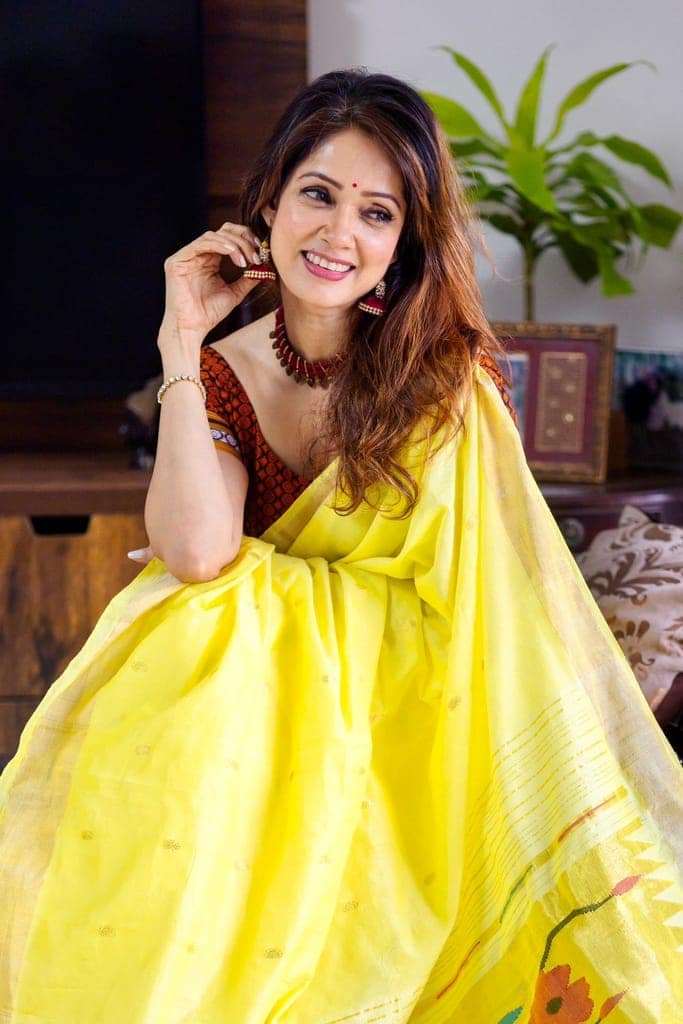 Raaga~ Traditional Handloom Pure Cotton Fresh Yellow Paithani with Parrots Pallu view 6