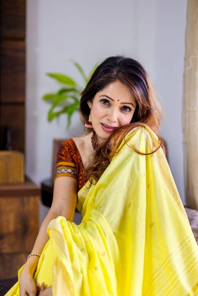 Raaga~ Traditional Handloom Pure Cotton Fresh Yellow Paithani with Parrots Pallu view 7