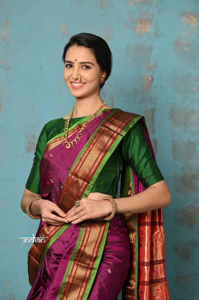 Tyohaar ~ Authentic Pure Silk Handloom Nauvari Paithani Saree in Magenta with Green Border view 5