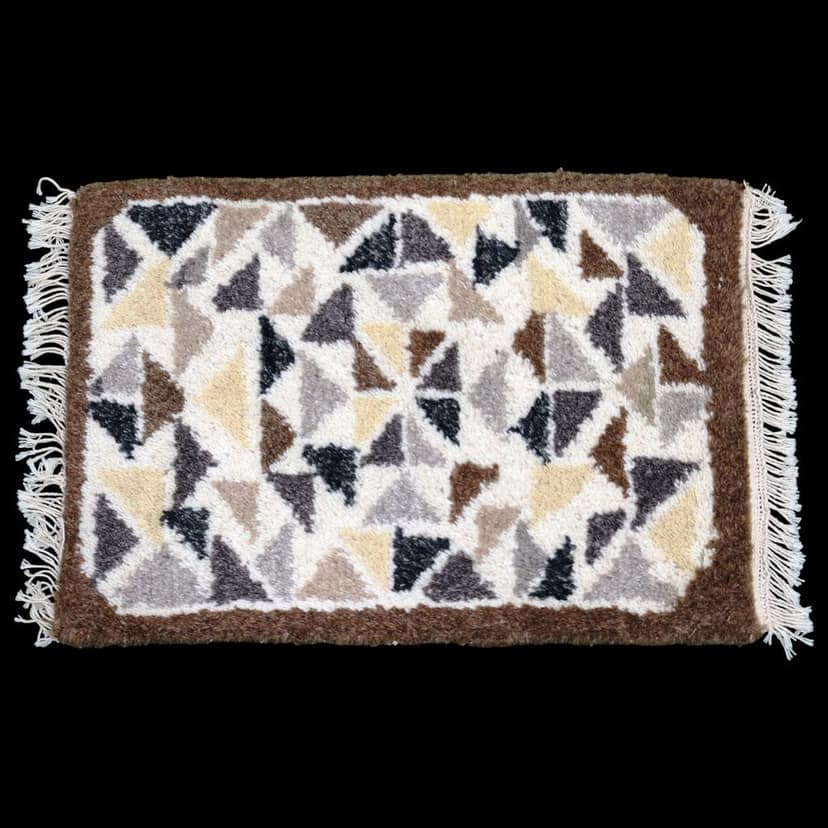 ELURU-Modern Geometric Triangle Design Door Mat | Soft Woolen Decorative Carpet with Fringe – Beige & Brown