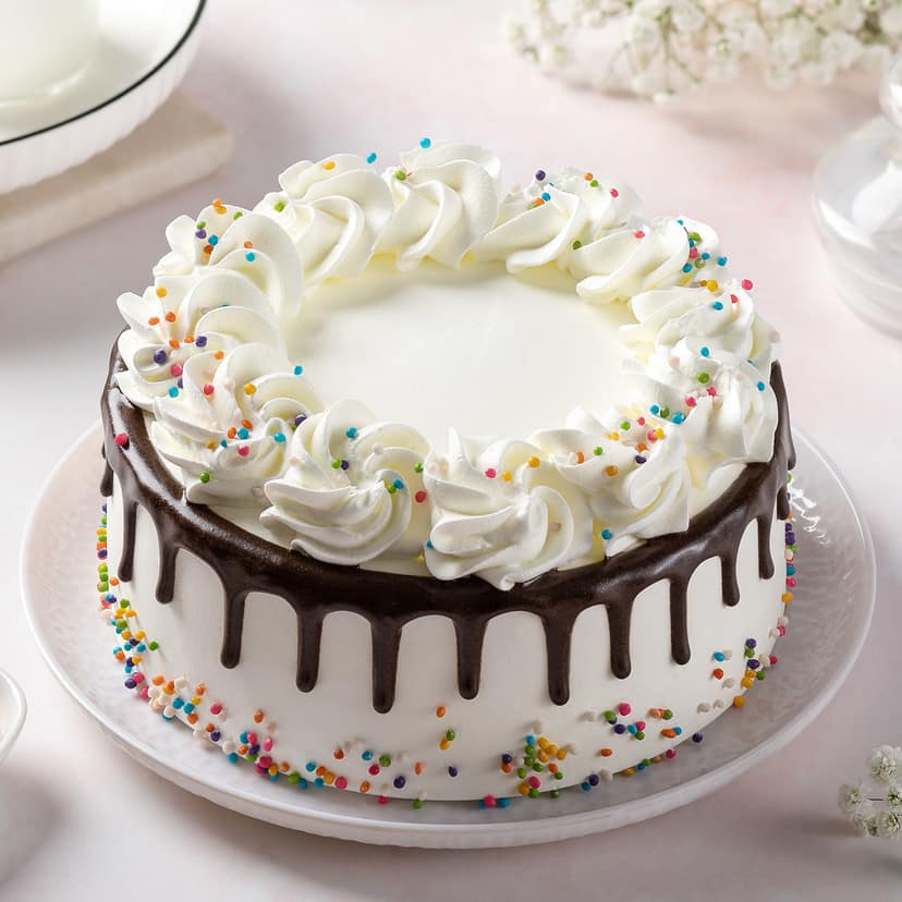 Creamy Drip Chocolate Cake Half Kg