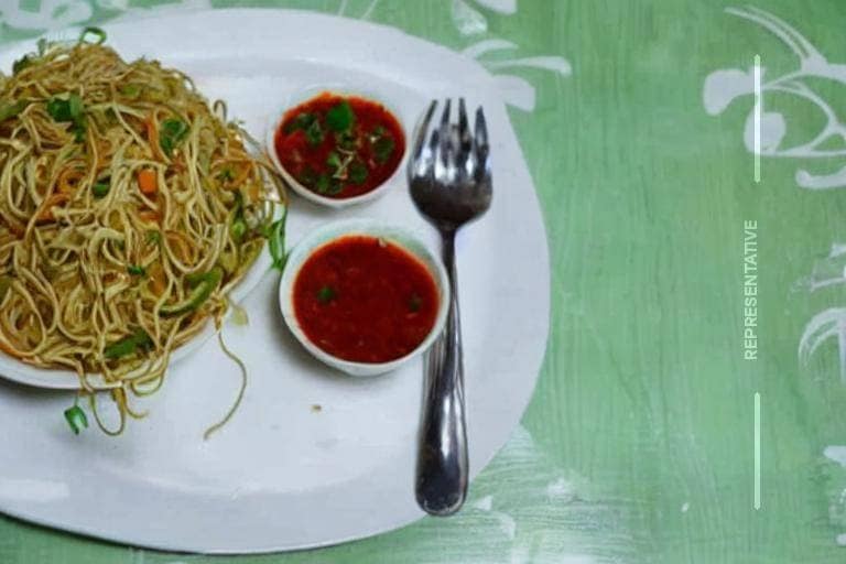 Schezwan Veg Noodles
