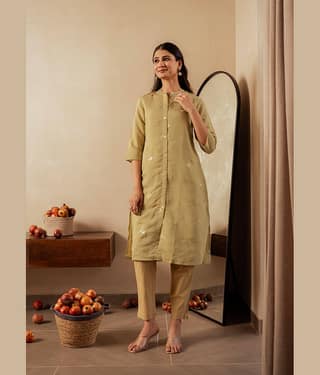 Juniper Women Viscose Embroidered Straight Kurti ( Green )