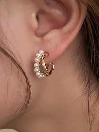 Ishkaara Pearl Prism Studs view 2