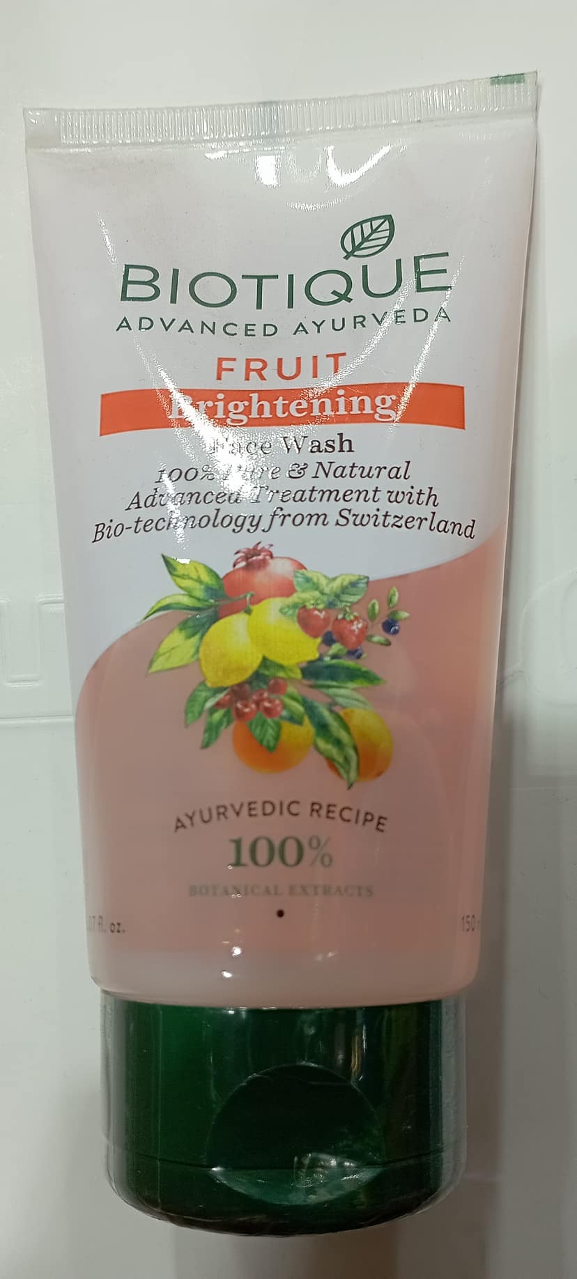 BIOTIQUE ADVANCED AYURVEDA FRUIT BRIGHTENING FACE WASH 100 ML