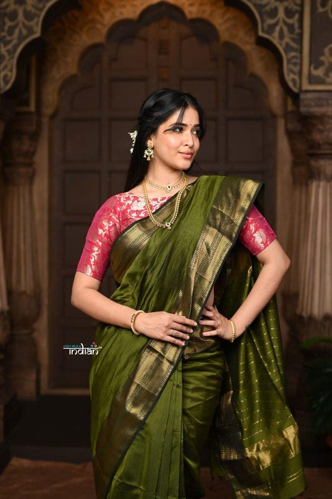 Parampara ~ Handloom Cotton Silk Saree with Golden Border in Mehendi Green view 4