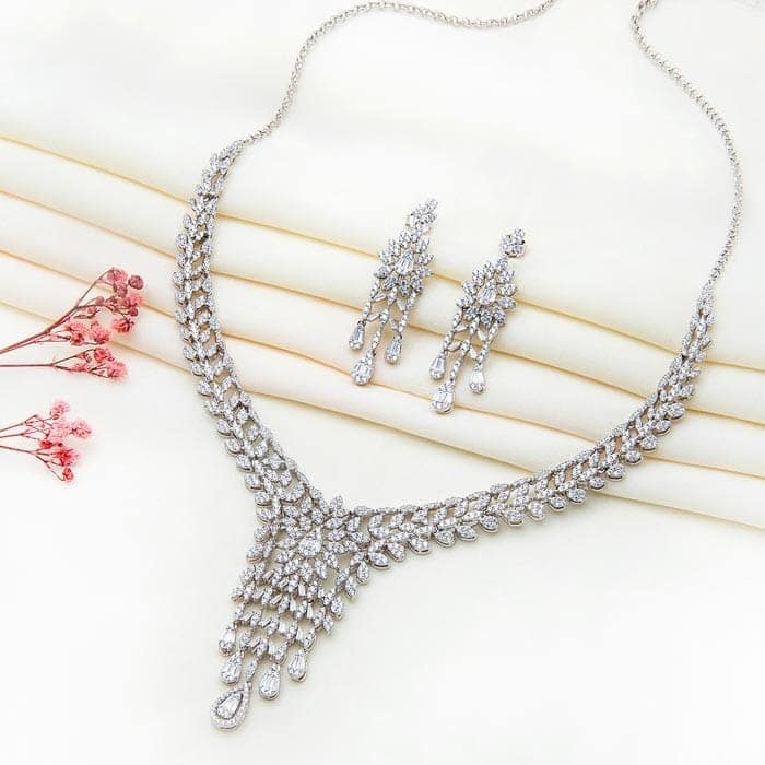 Silver Scarlett Necklace Set view 3