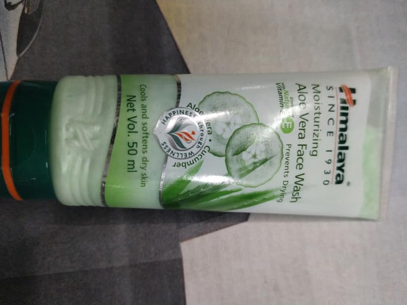 Himalaya purifying neem face wash