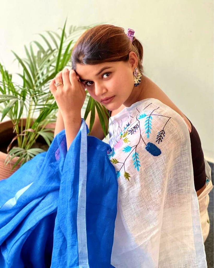 Pure Linen Saree Handloom Hand Embroidered White and Blue double color with attached Running Blouse-3705 view 4
