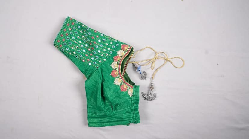 sonhciraiya silked blouse view 4