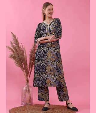 Sheetal associates Women Cotton Blend Printed Straight Kurti With Pants ( Multicolor )