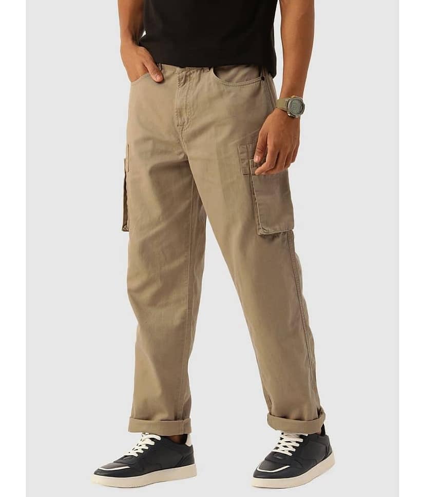 Bene Kleed Men Pure Cotton Solid Straight Fit Cargos Trousers view 3