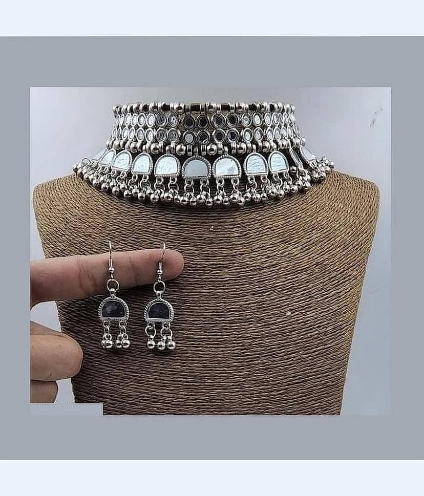 Samridhi DC Silver Alloy Necklace Set ( Pack of 1 )
