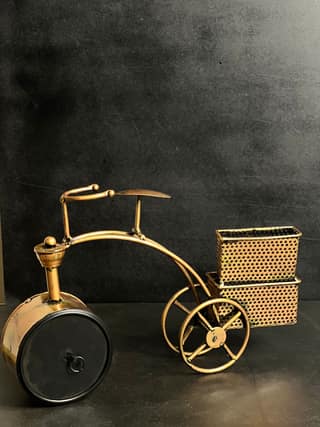 TABLE CLOCK WITH VISITING CARD HOLDER AND PEN HOLDER SHOWPIECES HOME DECOR/ RESTAURANT DECOR/ OFFICE DECOR/ TABLE DECOR/DRAWING ROOM DECOR / GIFT ITEM