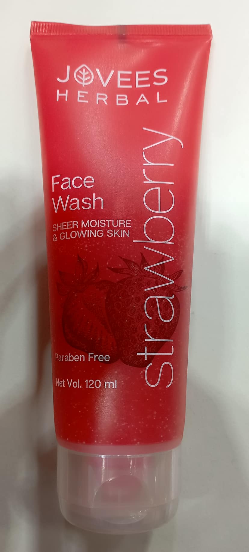 Jovees herbal face wash strawberry glowing skin 120l