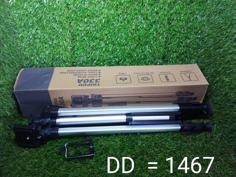 Long Lightweight Aluminum Tripod Stand view 8